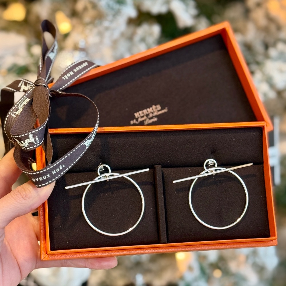 BNIB Hermes Loop earrings MM Medium size in Sterling Silver Full Set Receipt